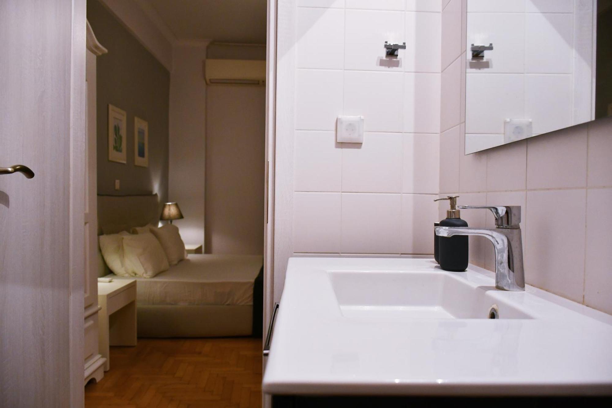 Flat Near Acropolis Hill Apartment เอเธนส์ ภายนอก รูปภาพ